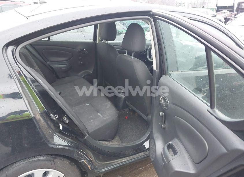 Photo 8 of 2019 Nissan Versa 1.6 S+ (VIN 3N1CN7AP5KL821011)