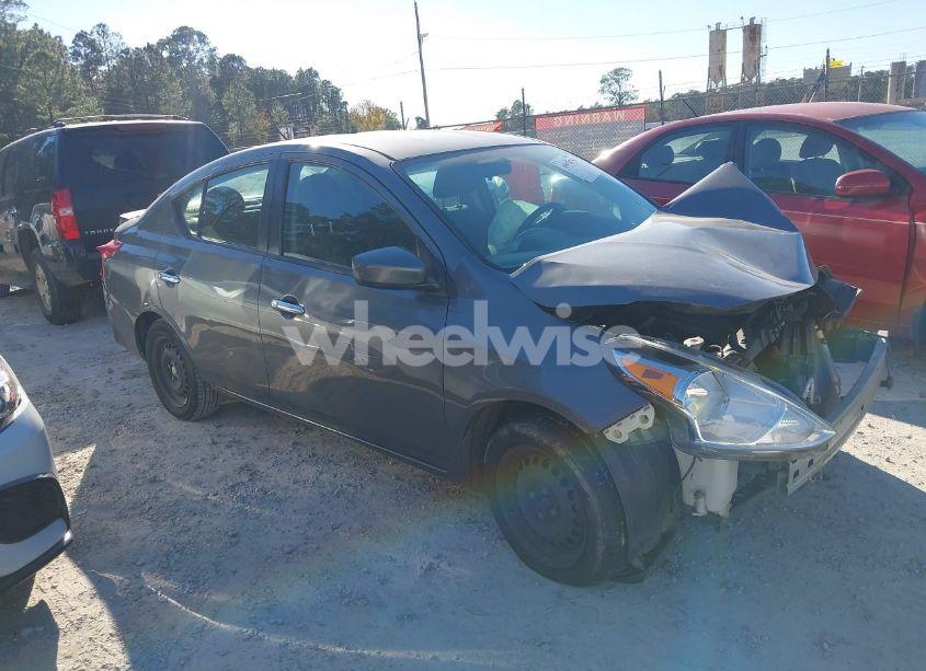 2019 Nissan Versa 1.6 SV (VIN 3N1CN7AP5KL830629) main photo
