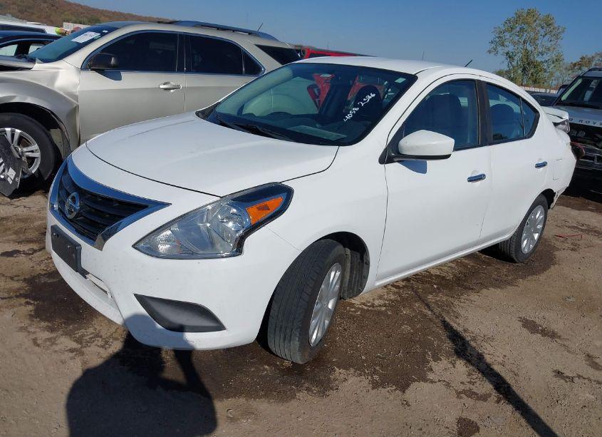 Photo 2 of 2019 Nissan Versa 1.6 SV (VIN 3N1CN7AP5KL859726)