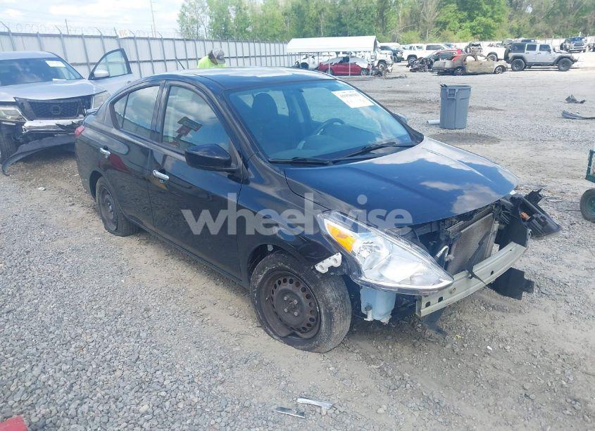 2019 Nissan Versa 1.6 SV (VIN 3N1CN7AP5KL863761) main photo