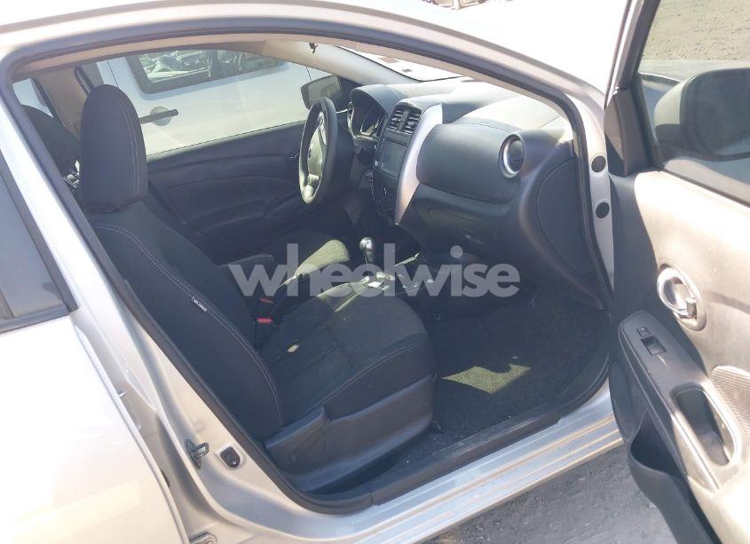 Photo 5 of 2019 Nissan Versa 1.6 SV (VIN 3N1CN7AP5KL869205)