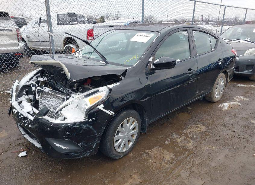 Photo 2 of 2019 Nissan Versa 1.6 S+ (VIN 3N1CN7AP5KL871021)