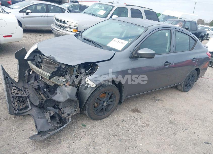 Photo 2 of 2019 Nissan Versa 1.6 S+ (VIN 3N1CN7AP5KL880107)