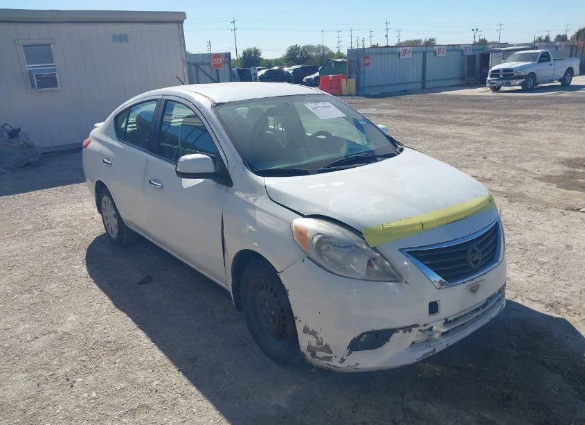 2013 Nissan Versa 1.6 SV (VIN 3N1CN7AP6DL856837) main photo