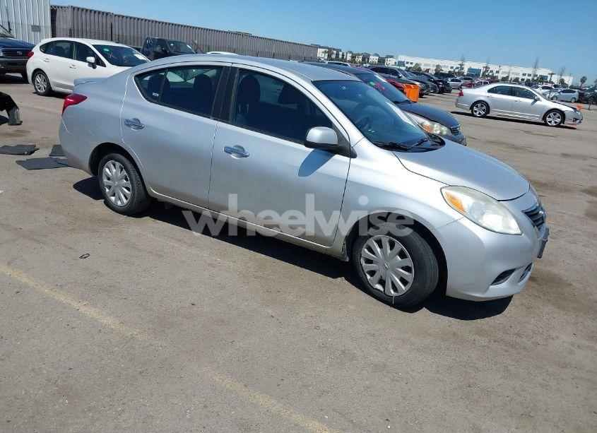 2013 Nissan Versa 1.6 SV (VIN 3N1CN7AP6DL873640) main photo