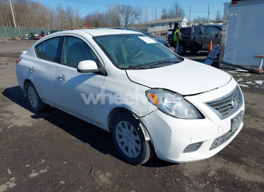 2014 Nissan Versa 1.6 SV (VIN 3N1CN7AP6EL845189) main photo
