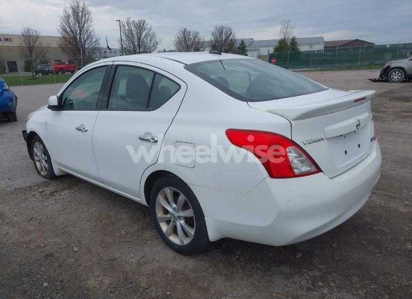 Photo 3 of 2014 Nissan Versa 1.6 SL (VIN 3N1CN7AP6EL852868)
