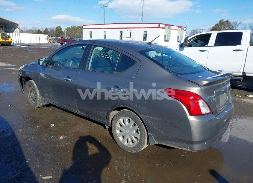 Photo 3 of 2015 Nissan Versa 1.6 SV (VIN 3N1CN7AP6FL819404)