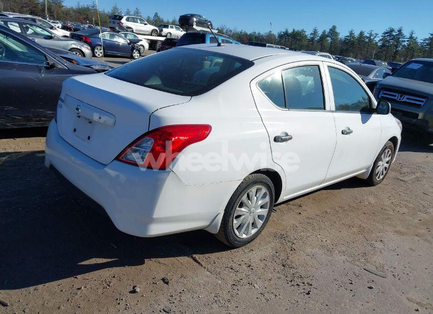 Photo 4 of 2015 Nissan Versa 1.6 S (VIN 3N1CN7AP6FL828197)