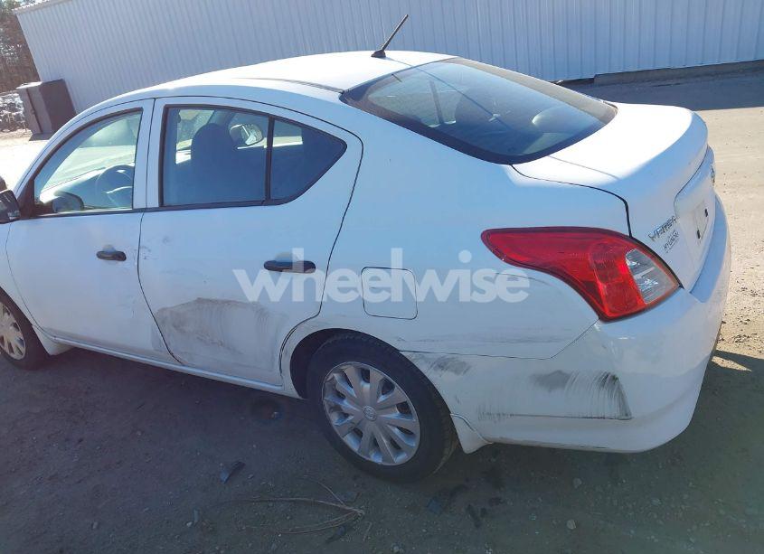 Photo 6 of 2015 Nissan Versa 1.6 S (VIN 3N1CN7AP6FL828197)