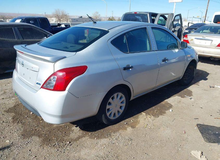 Photo 4 of 2015 Nissan Versa 1.6 S+ (VIN 3N1CN7AP6FL868327)