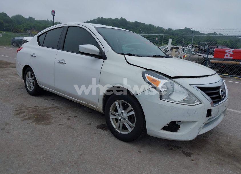 2015 Nissan Versa 1.6 S/1.6 S+/1.6 SL/1.6 SV (VIN 3N1CN7AP6FL879375) main photo