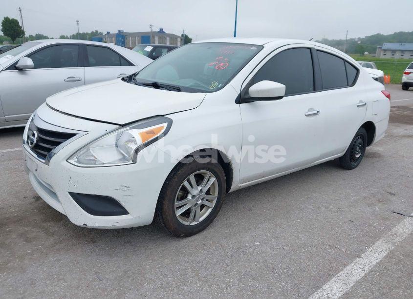 Photo 2 of 2015 Nissan Versa 1.6 S/1.6 S+/1.6 SL/1.6 SV (VIN 3N1CN7AP6FL879375)