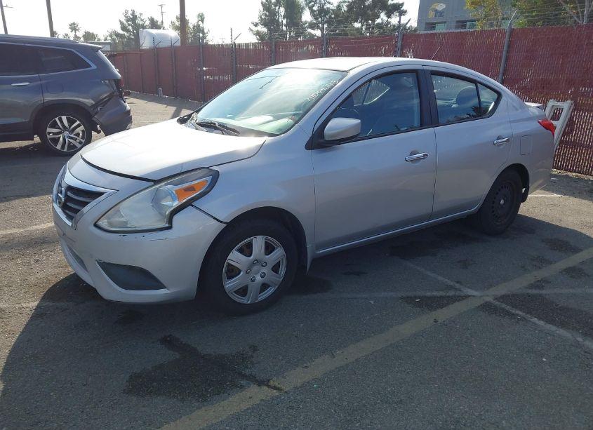 Photo 2 of 2015 Nissan Versa 1.6 SV (VIN 3N1CN7AP6FL904310)