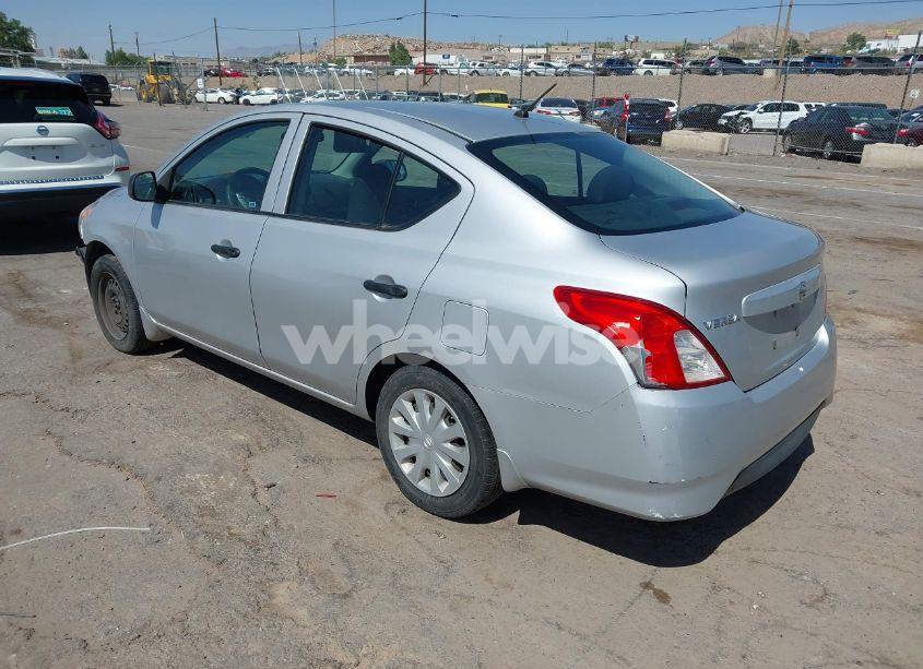 Photo 3 of 2015 Nissan Versa 1.6 S (VIN 3N1CN7AP6FL911452)