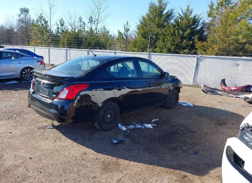 Photo 4 of 2015 Nissan Versa 1.6 S+ (VIN 3N1CN7AP6FL914920)
