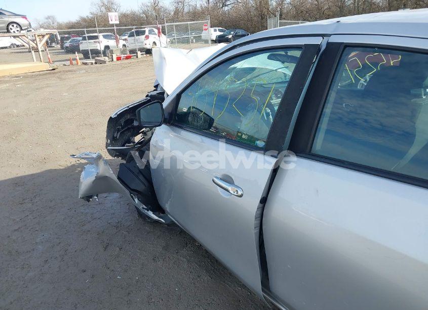 Photo 18 of 2016 Nissan Versa 1.6 SV (VIN 3N1CN7AP6GL883766)