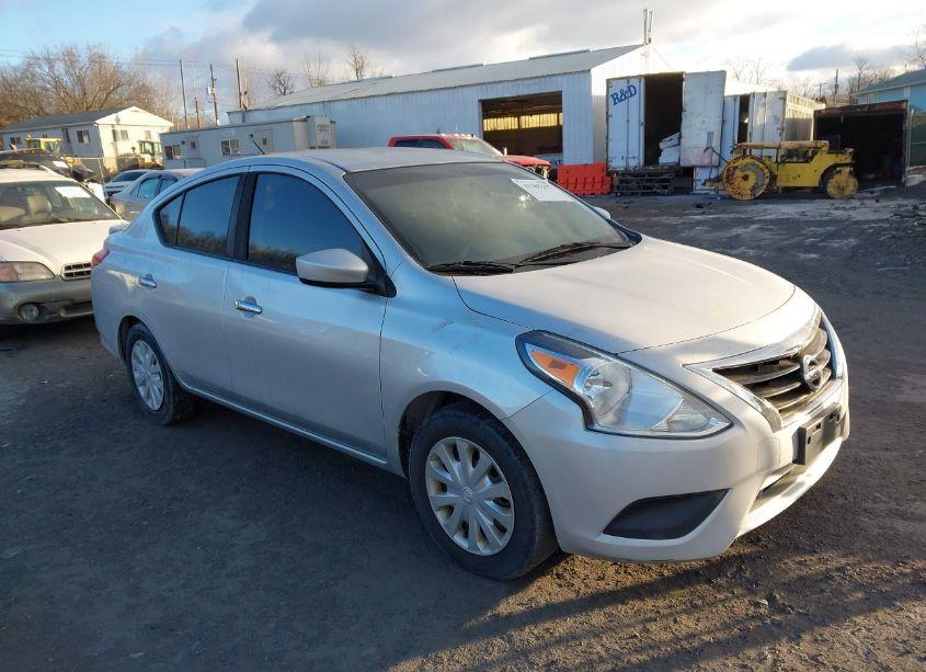 2017 Nissan Versa 1.6 SV (VIN 3N1CN7AP6HK434062) main photo