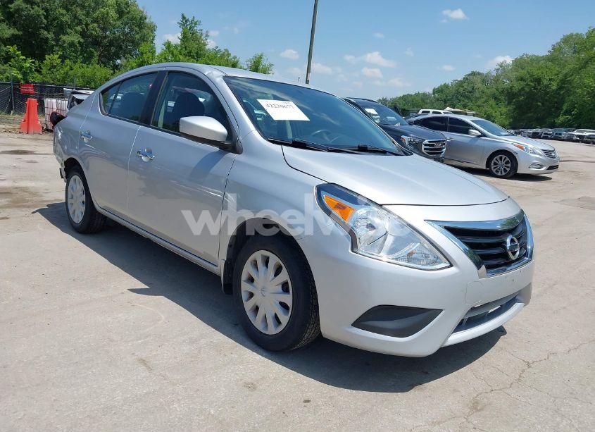 2017 Nissan Versa 1.6 SV (VIN 3N1CN7AP6HK435423) main photo