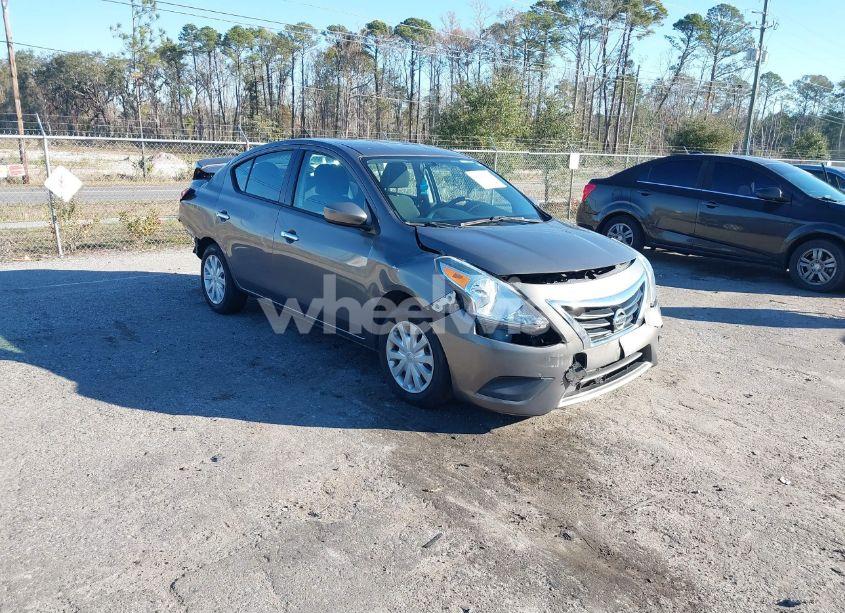 2017 Nissan Versa 1.6 SV (VIN 3N1CN7AP6HK442114) main photo