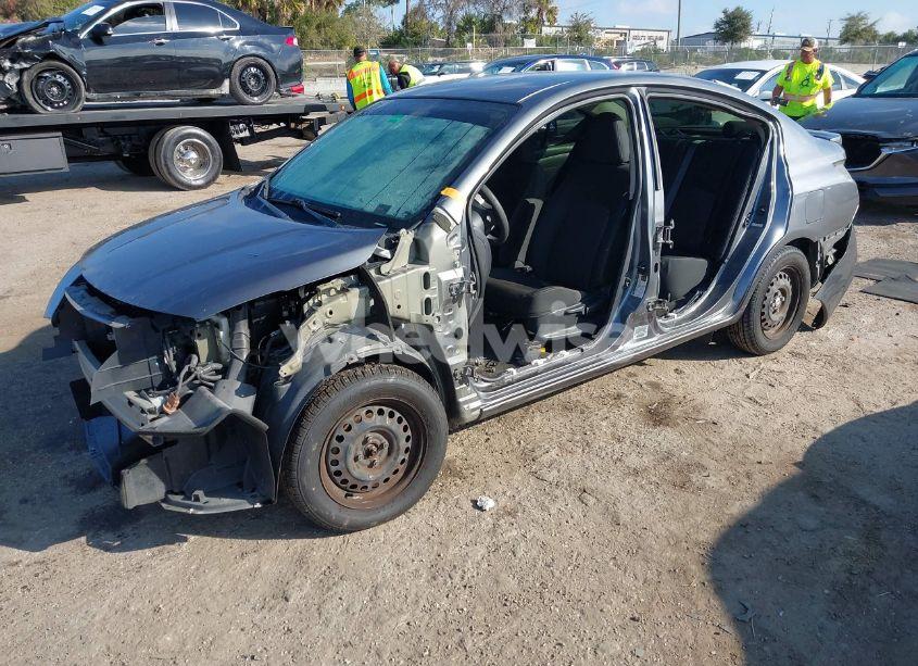 Photo 2 of 2017 Nissan Versa 1.6 SV (VIN 3N1CN7AP6HL827845)