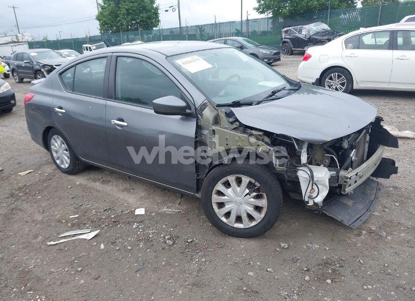 2017 Nissan Versa 1.6 SV (VIN 3N1CN7AP6HL861008) main photo