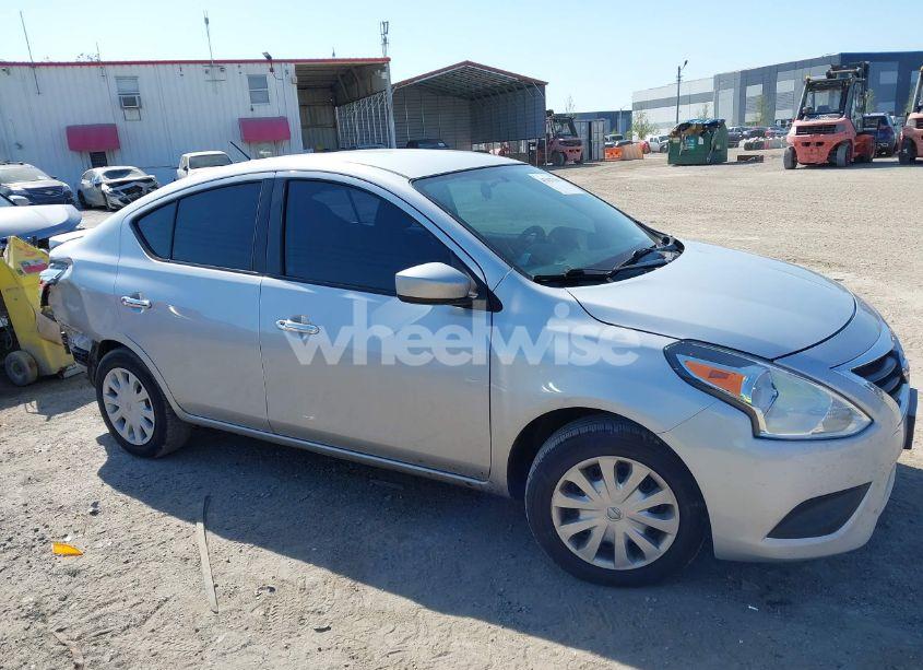 Photo 13 of 2018 Nissan Versa 1.6 SV (VIN 3N1CN7AP6JL803390)