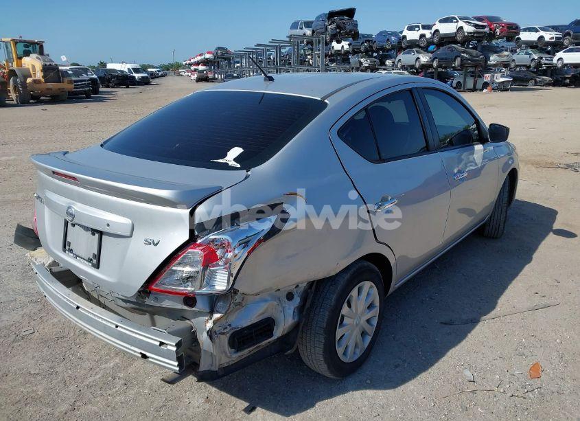 Photo 4 of 2018 Nissan Versa 1.6 SV (VIN 3N1CN7AP6JL803390)