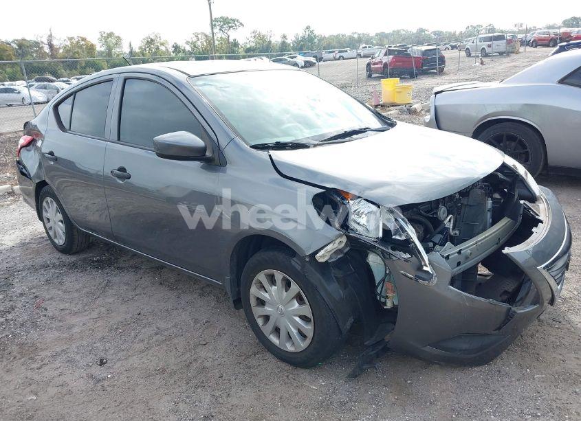 2018 Nissan Versa 1.6 S (VIN 3N1CN7AP6JL830251) main photo