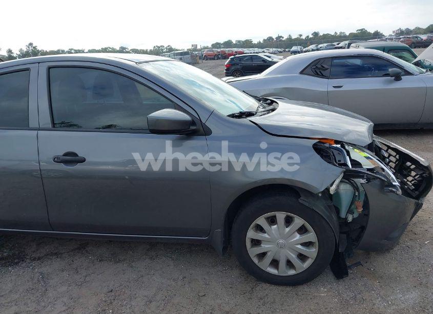 Photo 13 of 2018 Nissan Versa 1.6 S (VIN 3N1CN7AP6JL830251)