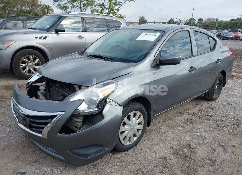 Photo 2 of 2018 Nissan Versa 1.6 S (VIN 3N1CN7AP6JL830251)
