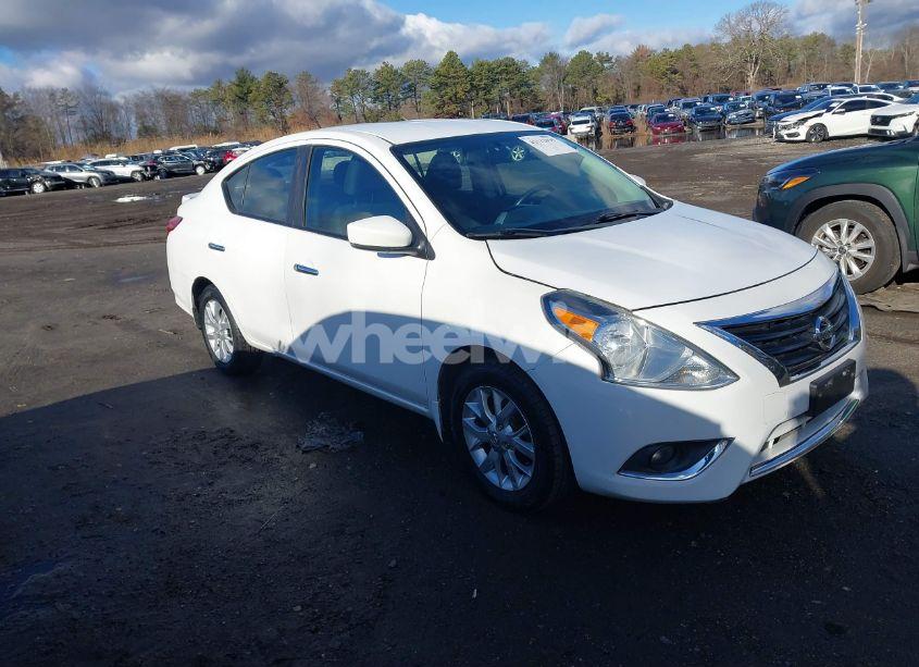 2018 Nissan Versa 1.6 SV (VIN 3N1CN7AP6JL833098) main photo