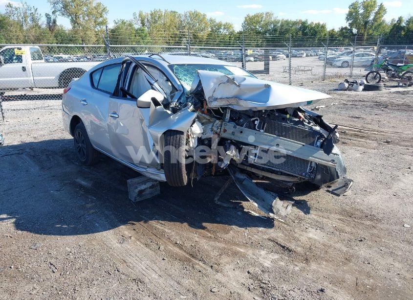 2018 Nissan Versa 1.6 SV (VIN 3N1CN7AP6JL886321) main photo