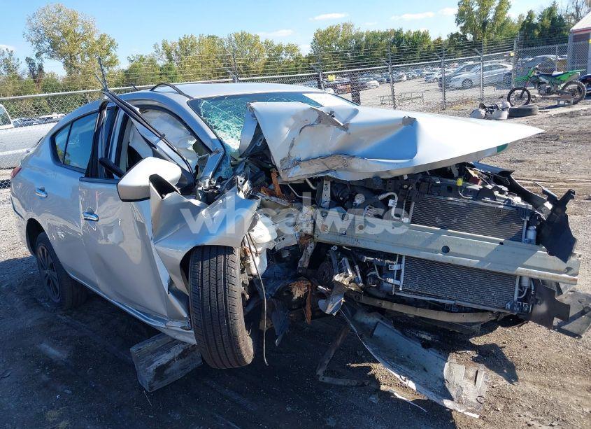 Photo 6 of 2018 Nissan Versa 1.6 SV (VIN 3N1CN7AP6JL886321)