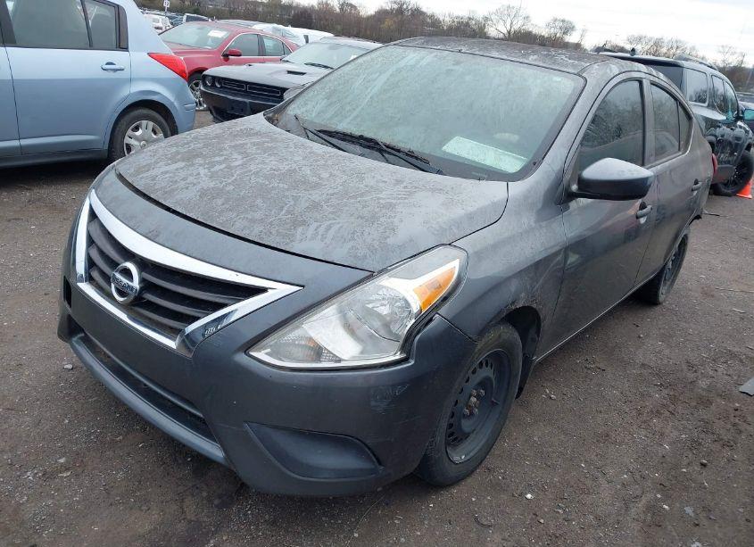 Photo 2 of 2019 Nissan Versa 1.6 S (VIN 3N1CN7AP6KL801432)