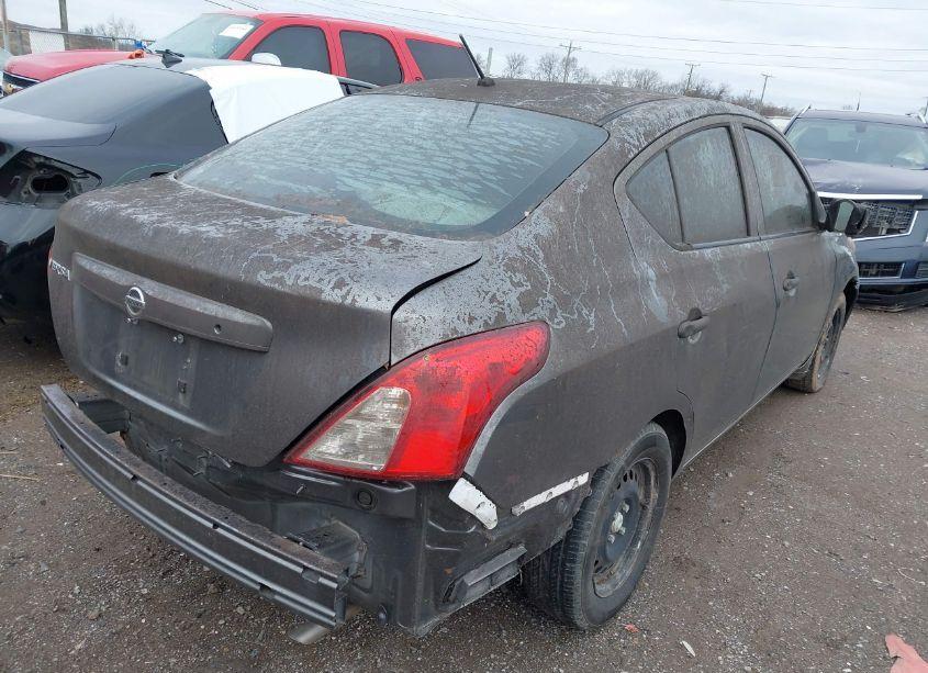 Photo 4 of 2019 Nissan Versa 1.6 S (VIN 3N1CN7AP6KL801432)