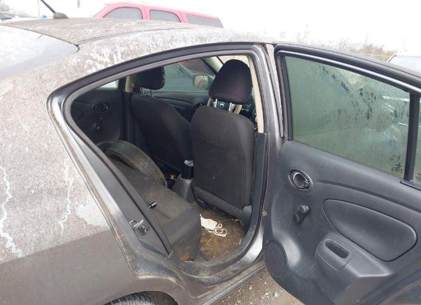 Photo 8 of 2019 Nissan Versa 1.6 S (VIN 3N1CN7AP6KL801432)