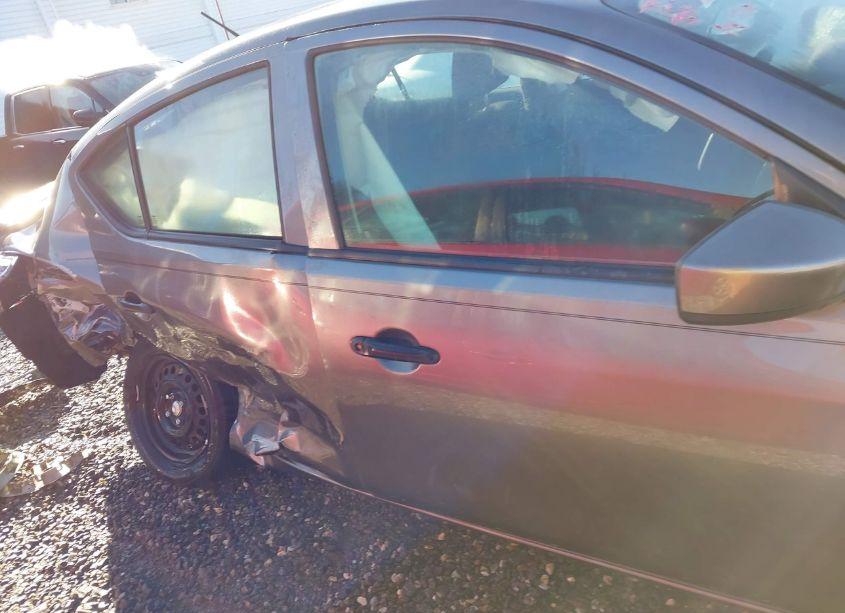 Photo 12 of 2019 Nissan Versa 1.6 S+ (VIN 3N1CN7AP6KL805108)