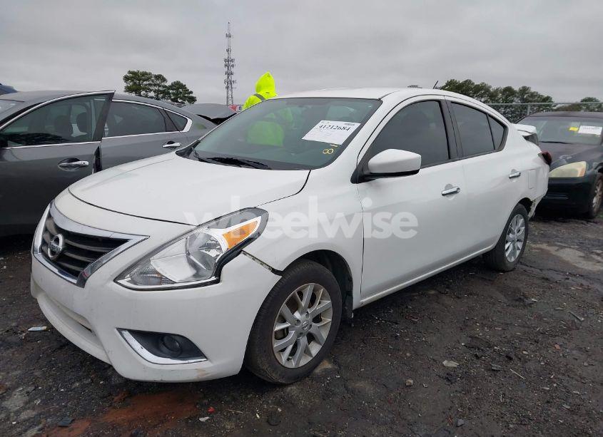 Photo 2 of 2019 Nissan Versa 1.6 SV (VIN 3N1CN7AP6KL811409)