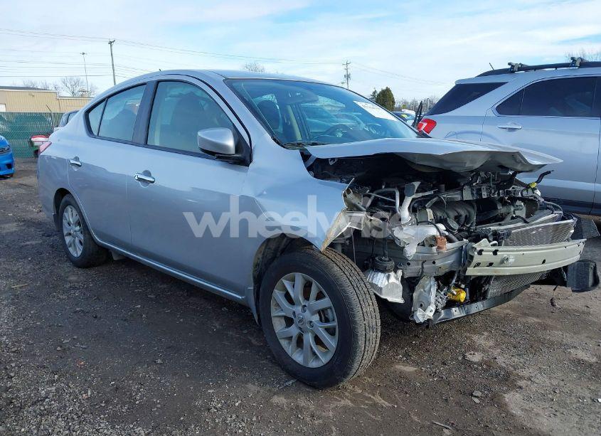 2019 Nissan Versa 1.6 SV (VIN 3N1CN7AP6KL819221) main photo