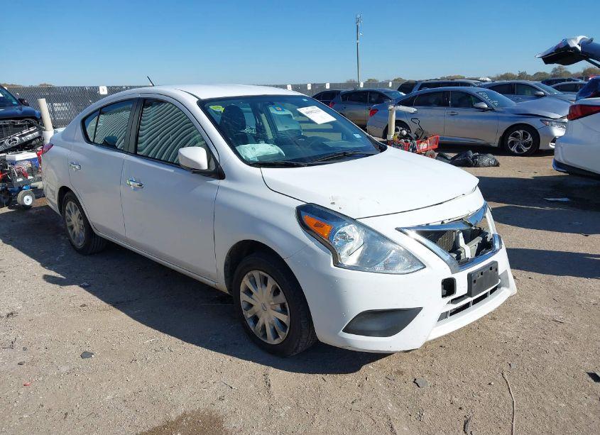 2019 Nissan Versa 1.6 SV (VIN 3N1CN7AP6KL841784) main photo