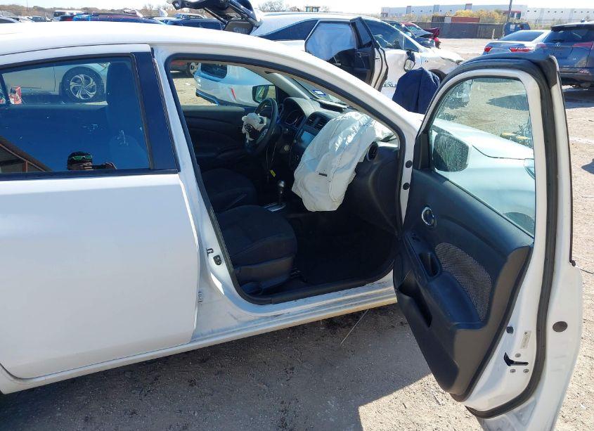 Photo 5 of 2019 Nissan Versa 1.6 SV (VIN 3N1CN7AP6KL841784)