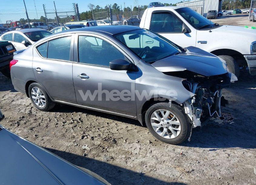 2019 Nissan Versa 1.6 SV (VIN 3N1CN7AP6KL846984) main photo
