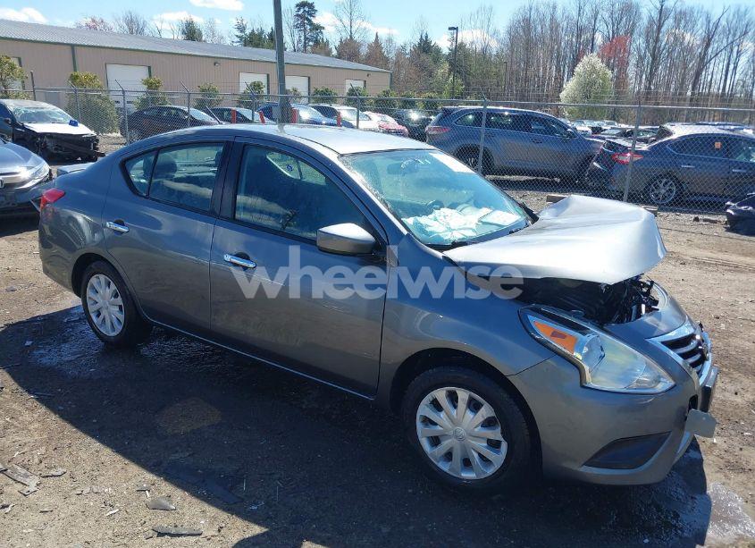 2019 Nissan Versa 1.6 SV (VIN 3N1CN7AP6KL851926) main photo