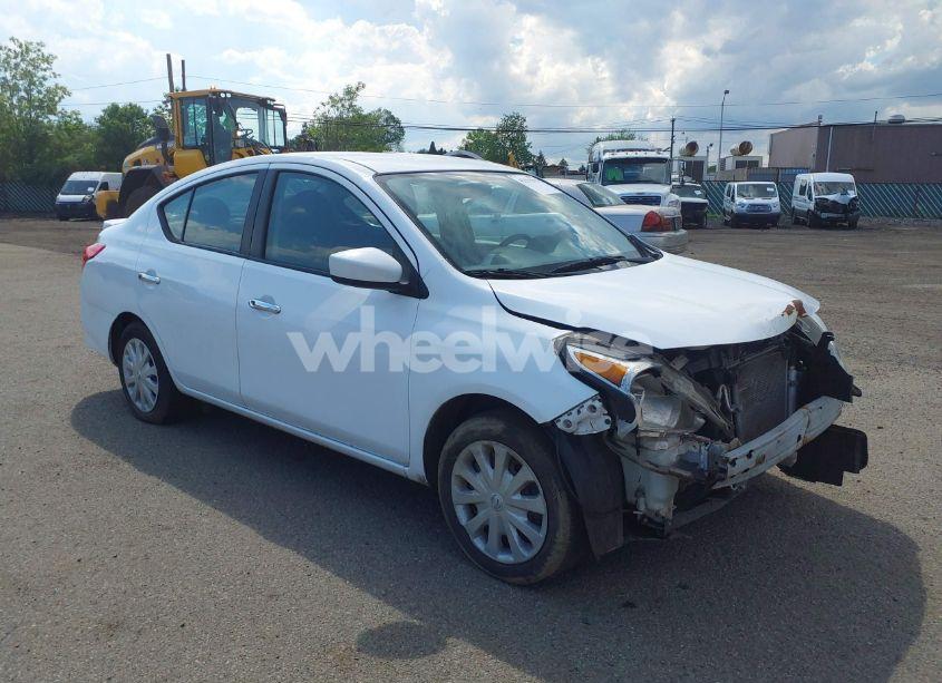 2019 Nissan Versa 1.6 SV (VIN 3N1CN7AP6KL859220) main photo