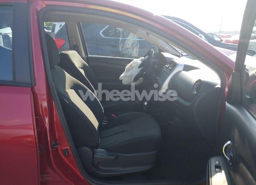 Photo 5 of 2019 Nissan Versa 1.6 SV (VIN 3N1CN7AP6KL869696)