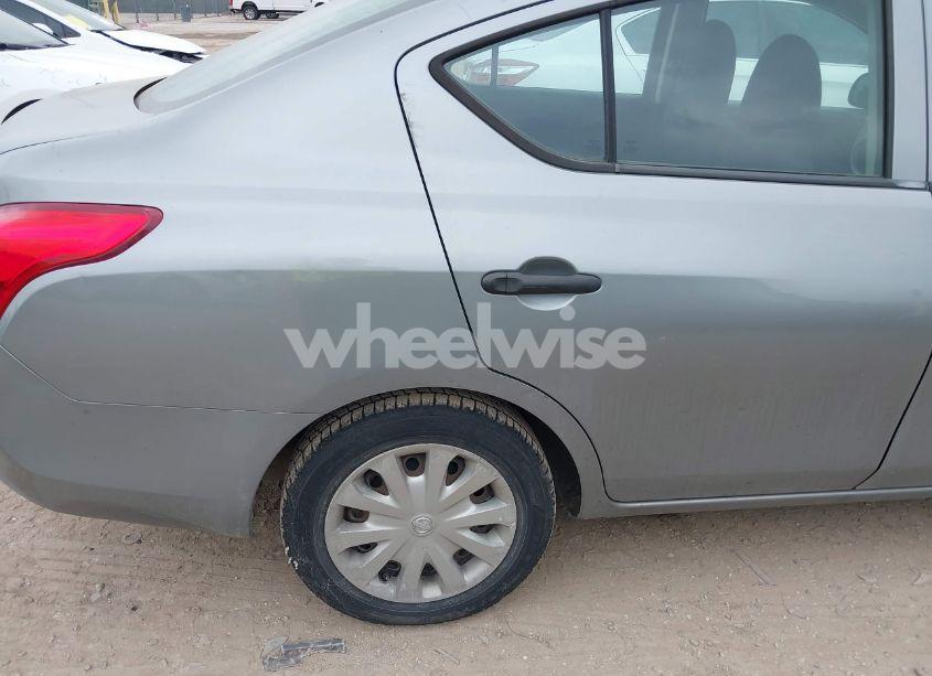 Photo 6 of 2013 Nissan Versa 1.6 S (VIN 3N1CN7AP7DL819828)