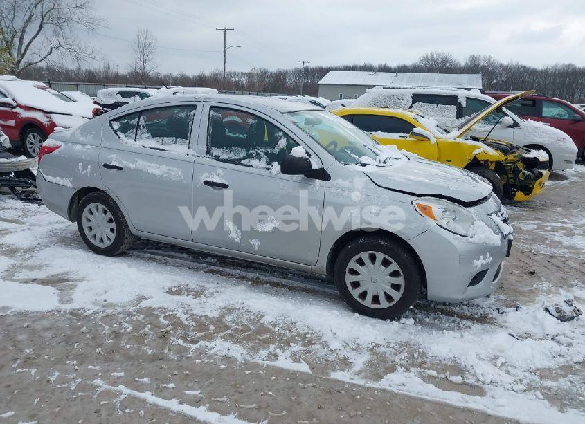 2013 Nissan Versa 1.6 S (VIN 3N1CN7AP7DL869094) main photo