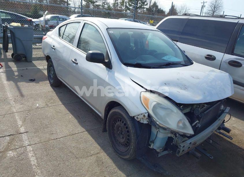 2013 Nissan Versa 1.6 S (VIN 3N1CN7AP7DL870200) main photo