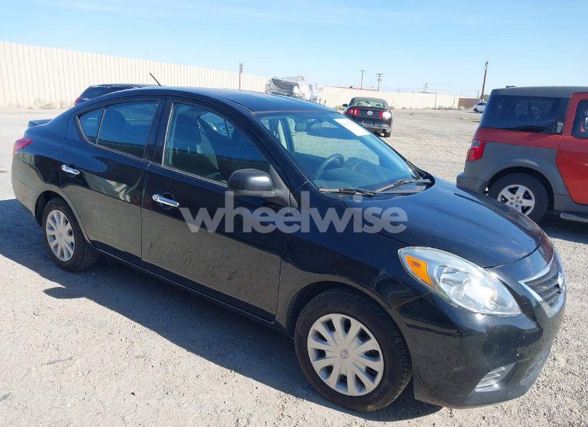 2014 Nissan Versa 1.6 SV (VIN 3N1CN7AP7EL825825) main photo